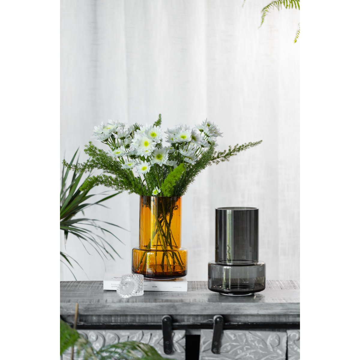 Glazen vaas TYLER amber – retro stijlvolle vaas van glas | Woonware