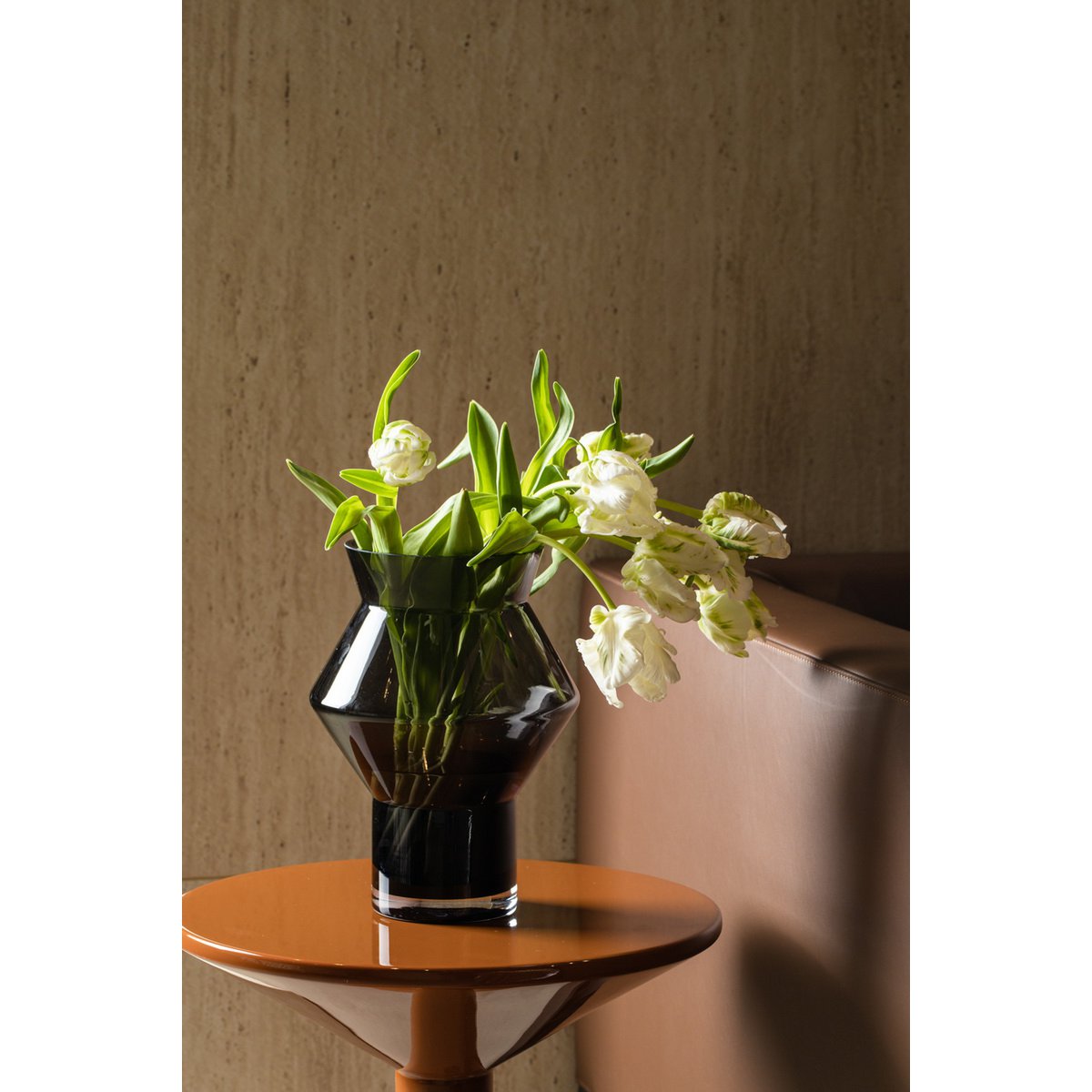 Design vaas donkergrijs glas 28 cm – grote moderne vaas met grafische vorm