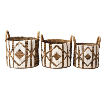 Handgemaakte Nasari mand van bananenvezels met witte katoenen linten – duurzaam en stijlvol