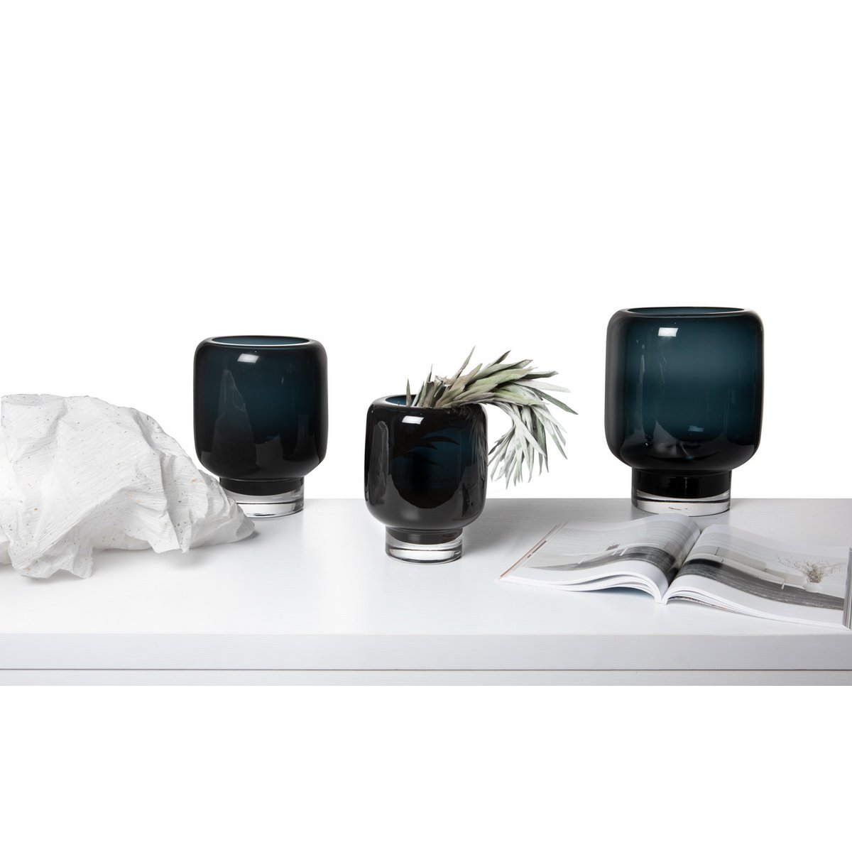 ZADAR Vaas – 20 cm inktblauw glas, modern klassiek design