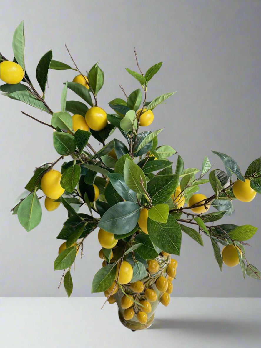 Boeket Lemon Glow 80 cm met realistische citroenen en groene bladeren