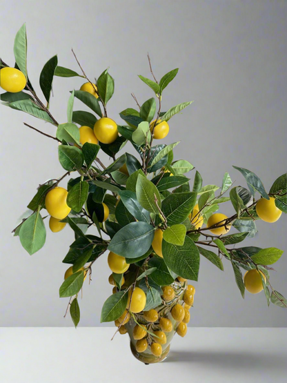 Boeket Lemon Glow 80 cm met realistische citroenen en groene bladeren