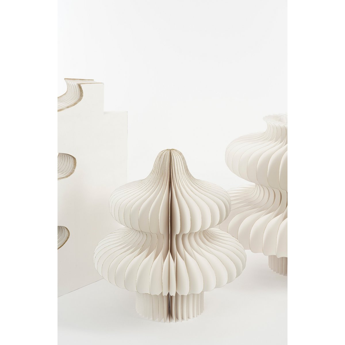 Papieren kerstboom wit 152 cm duurzame kerstdecoratie Woonware