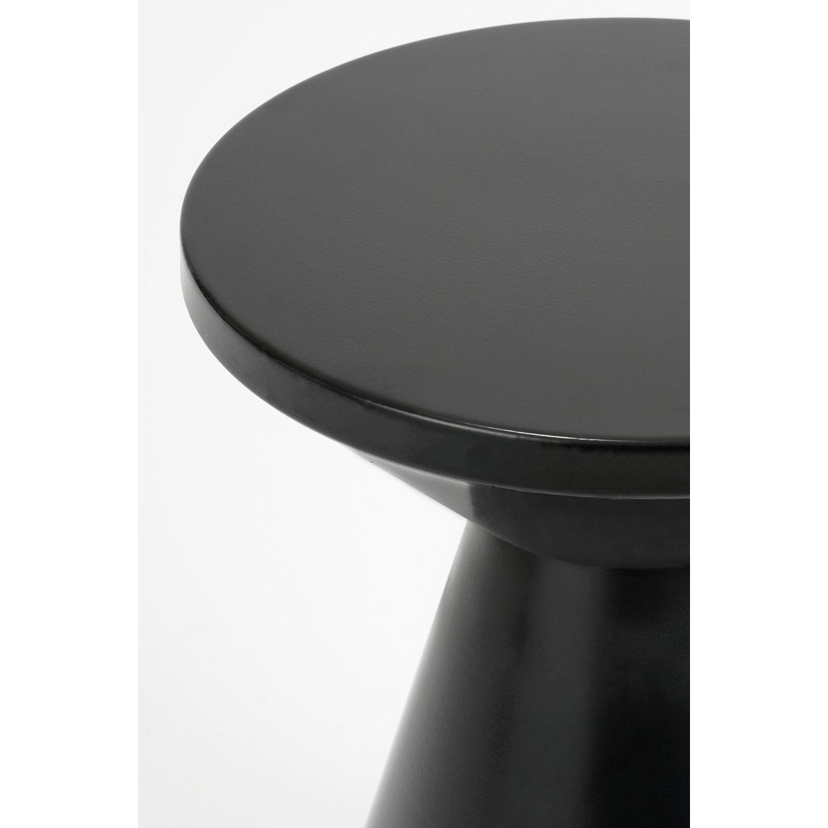 Zwarte Jim bijzettafel Ø31 cm ijzer ronde tafel Woonware