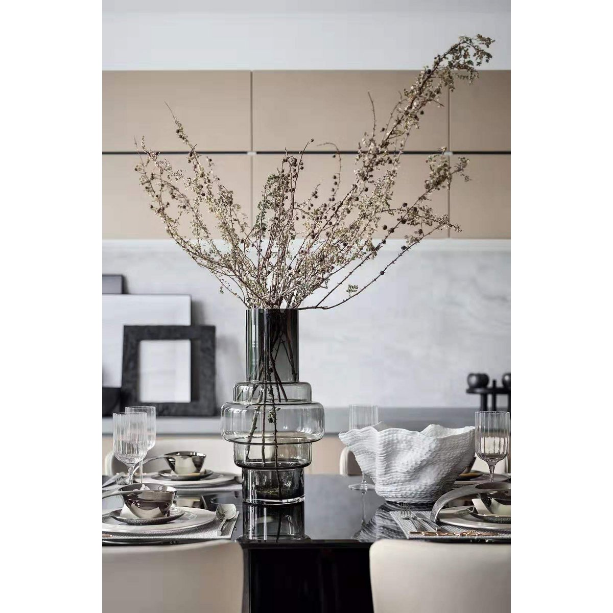 TYLER46 Vaas – 46 cm, grijs helder glas, Art Deco design