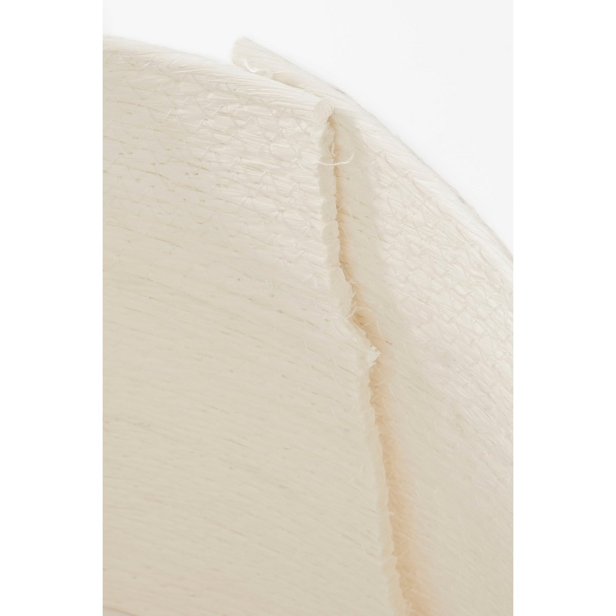 Witte kerstboomrok met zwart hart 50 x 50 x 26 cm papier vilt Woonware