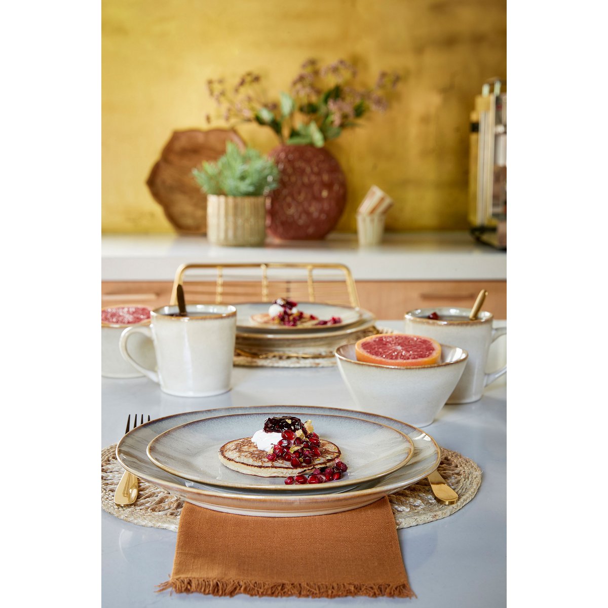 Racco serviesset 4 persoons beige steengoed handgemaakt Woonware