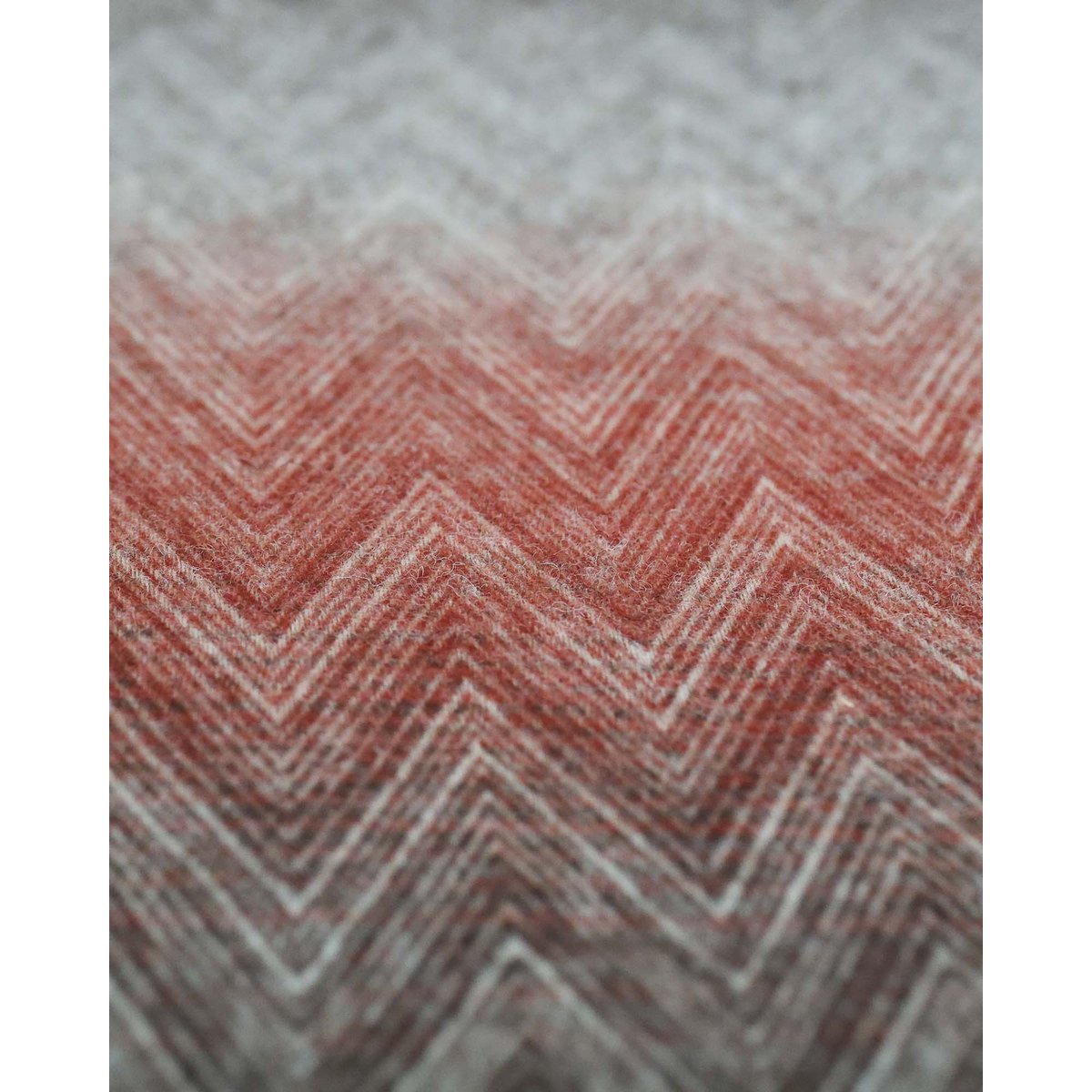 Wollen plaid Alba rood multicolor 140x200 met zigzagpatroon | Woonware